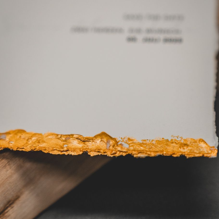 Hochzeit Einladungskarte goldrand naturkarton creme