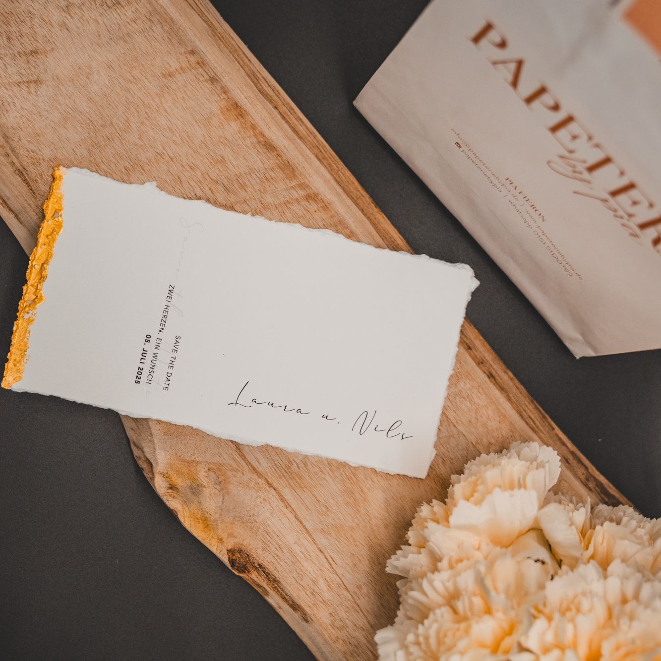 Hochzeit Einladungskarte goldrand naturkarton creme