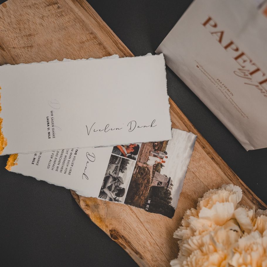 Hochzeit Einladungskarte goldrand naturkarton creme